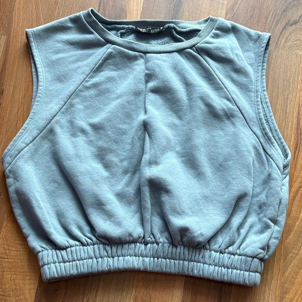 Zara Woman’s Size M Gray Knit Top